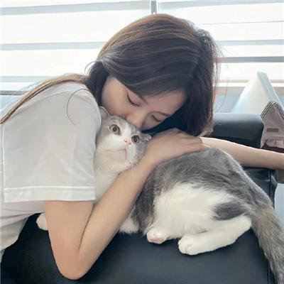 在此一群